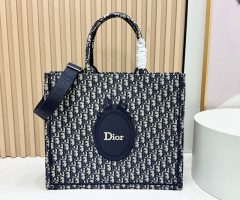 Dior Book Tote ストラップ付きバッグ ミディアム ブックトート Dior Book Tote ディオール トートバッグ アウトレット