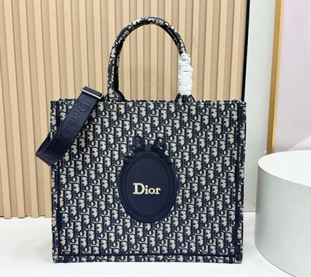 Dior Book Tote ストラップ付きバッグ ミディアム ブックトート Dior Book Tote ディオール トートバッグ アウトレット